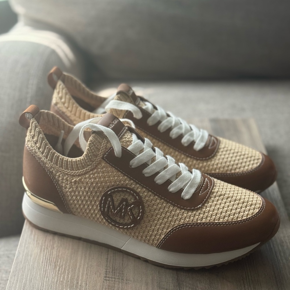 Michael Kors Jenkins Two-Tone Stretch Knit Trainer Women’s Sz 9 Cream Brown NEW